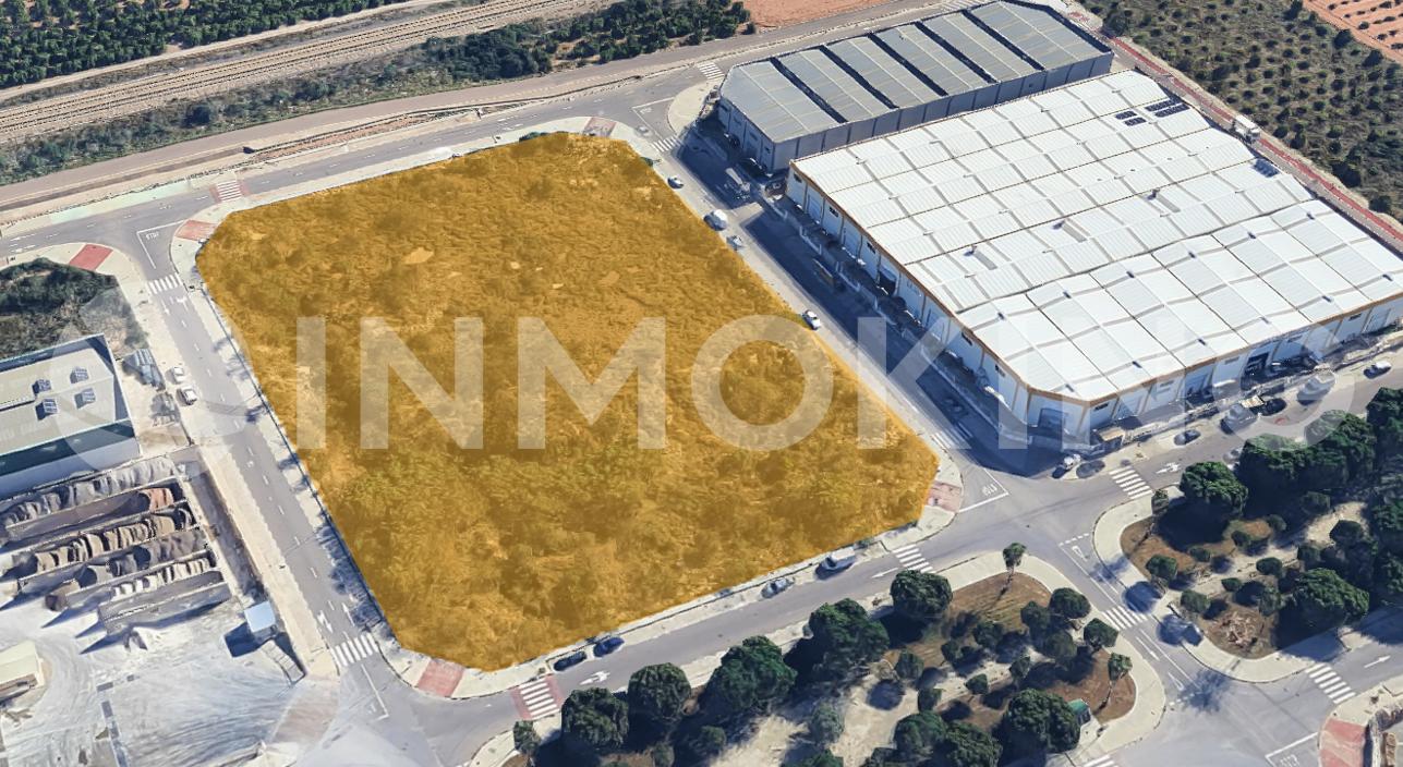 Foto de la propiedad Solar uso industrial fachada a 4 calles , Quartell